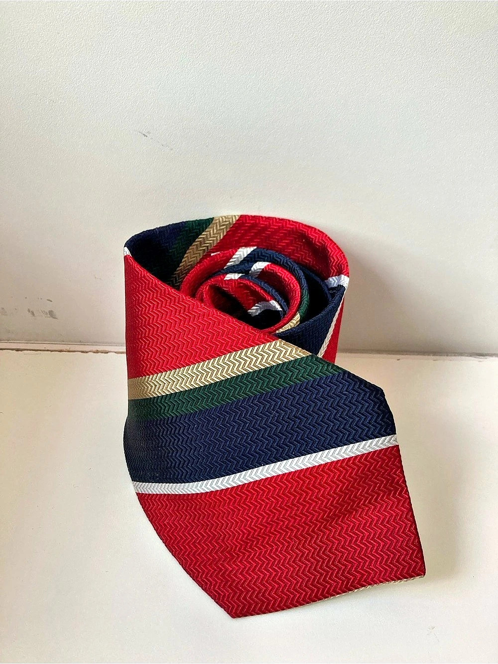 Tom James Men’s Multicolor Stripe Repp Tie Like New diagonal silk